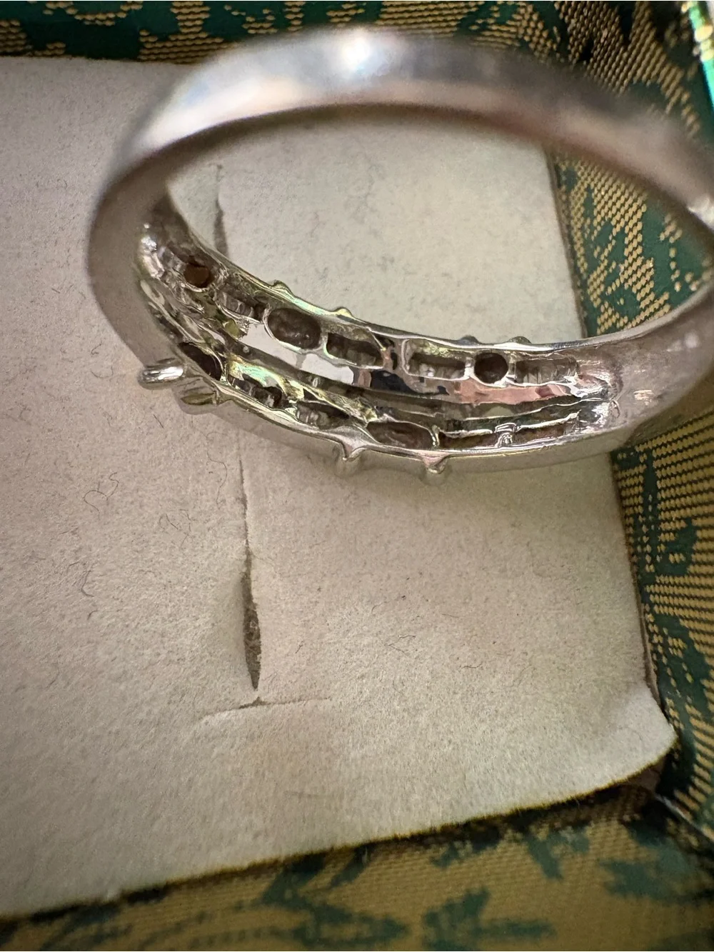 10k White Gold Diamond Stacker Band